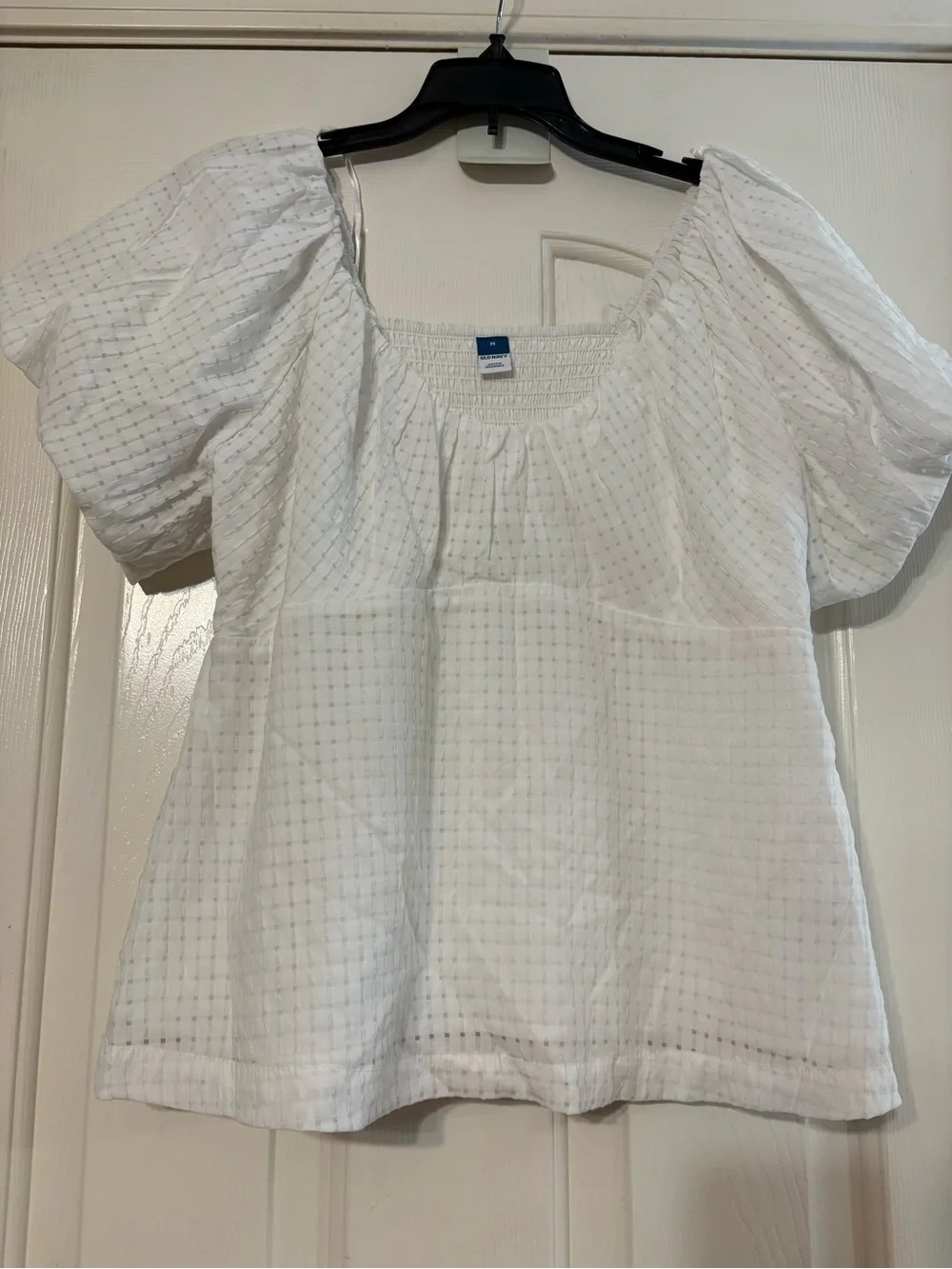 Old Navy White Puff-Sleeve Square-Texture Peasant Blouse